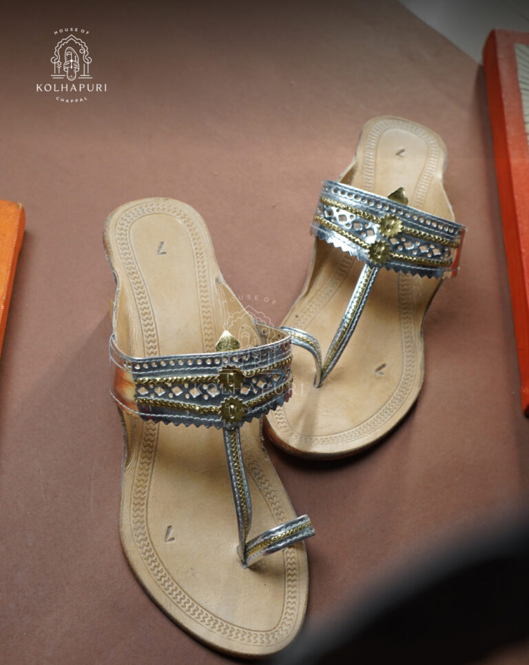 rang de kolhapuri chappal (gold) (copy)
