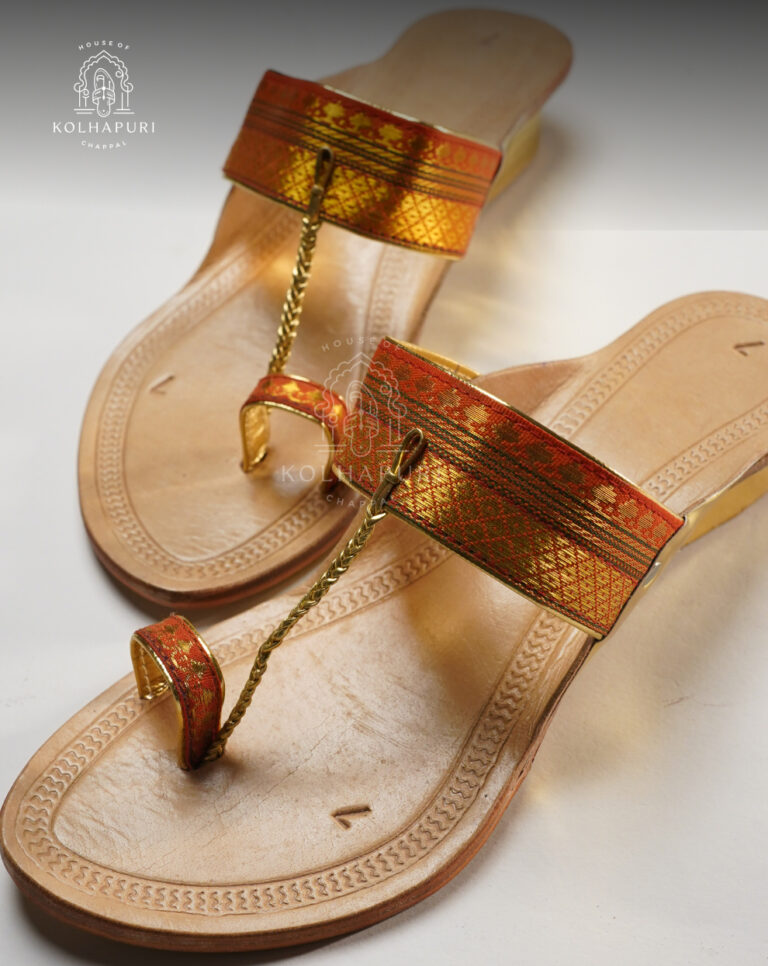 rang de kolhapuri chappal (silver) (copy)